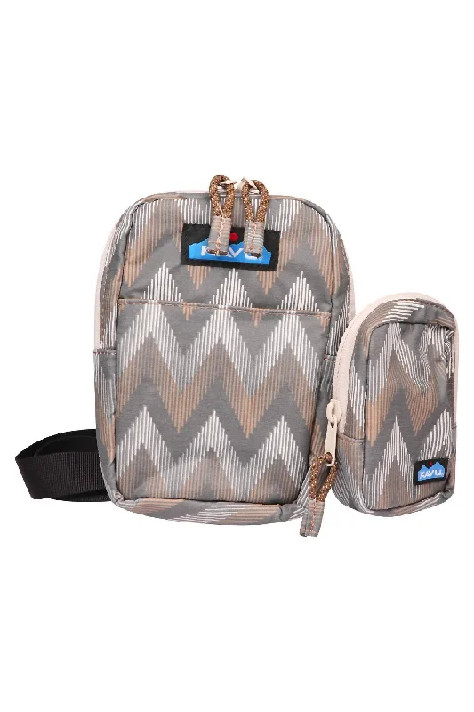 Women's Yorktown Crossbody Bag In Chevron Peak